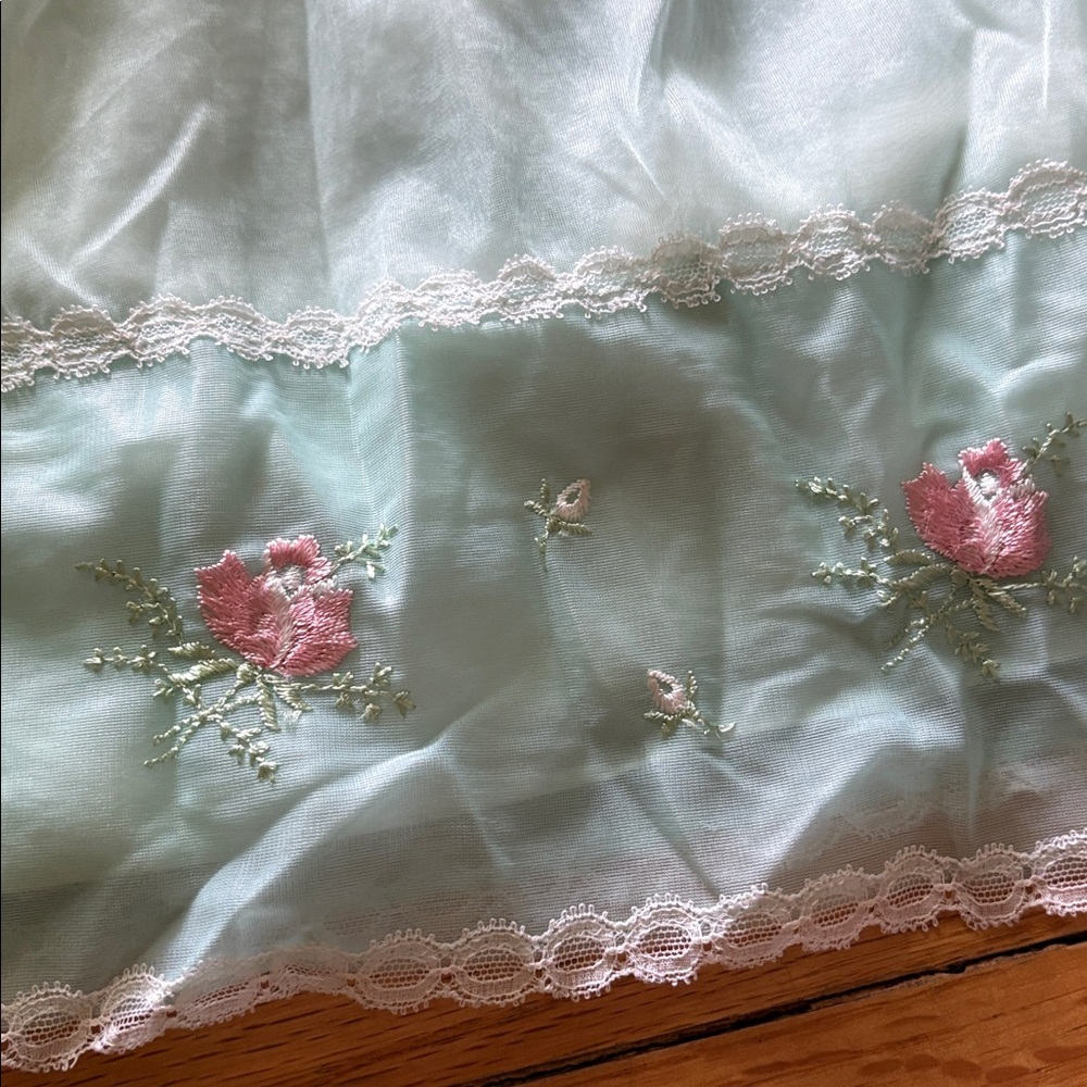 darling vintage Vanity Fair 2 piece babydoll nightgown and robe set - Picture 5 of 9